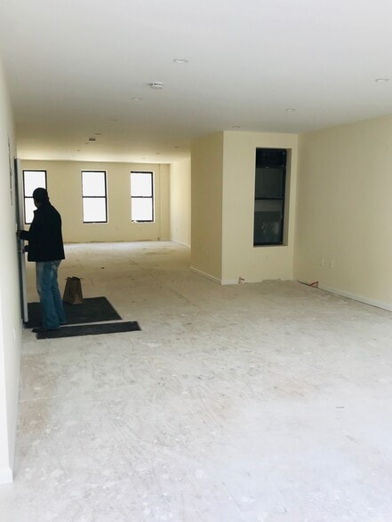 More Photos Of 5586 Broadway, Bronx Storefront Retail Residential For Lease