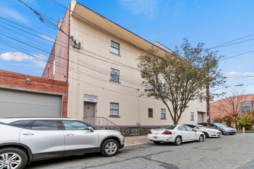 More Photos Of , Philadelphia Unknown For Sale