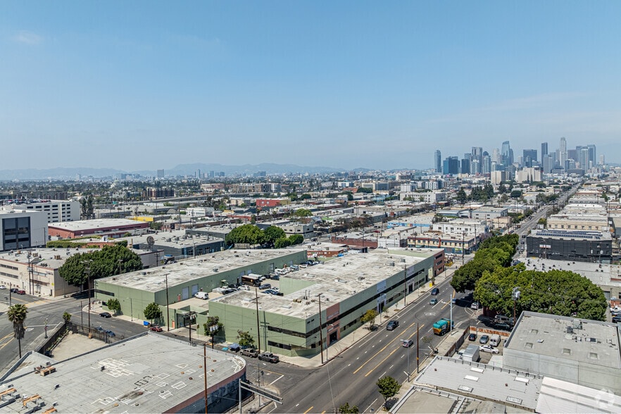 More Photos Of 3465 S Main St, Los Angeles Manufacturing For Lease