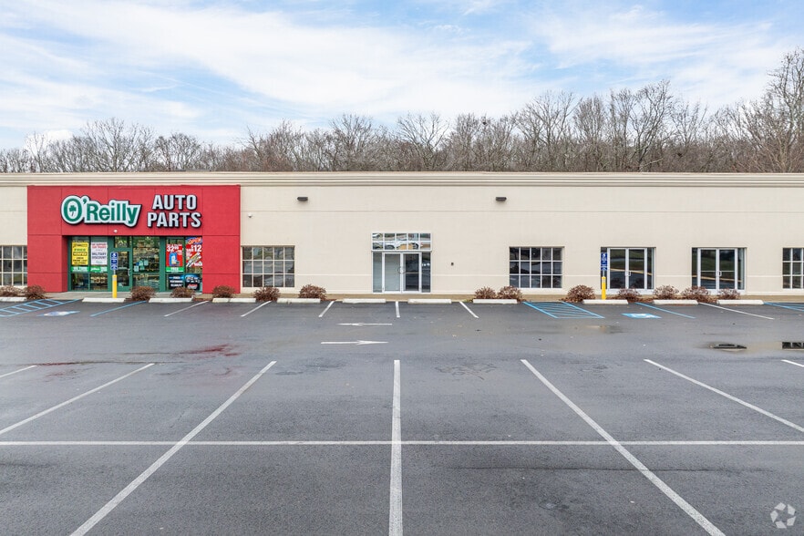 More Photos Of 721 Long Hill Rd, Groton Freestanding For Lease