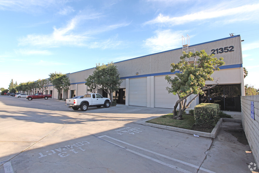 Primary Photo Of 21352 Nordhoff St, Chatsworth Light Manufacturing For Sale