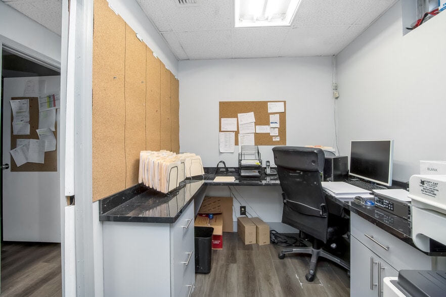 More Photos Of 3071 NW 64th Ave, Sunrise Warehouse For Sale