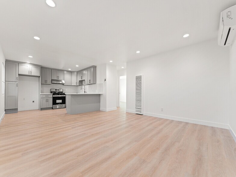 More Photos Of 308 S Laurel St, Santa Ana Apartments For Sale