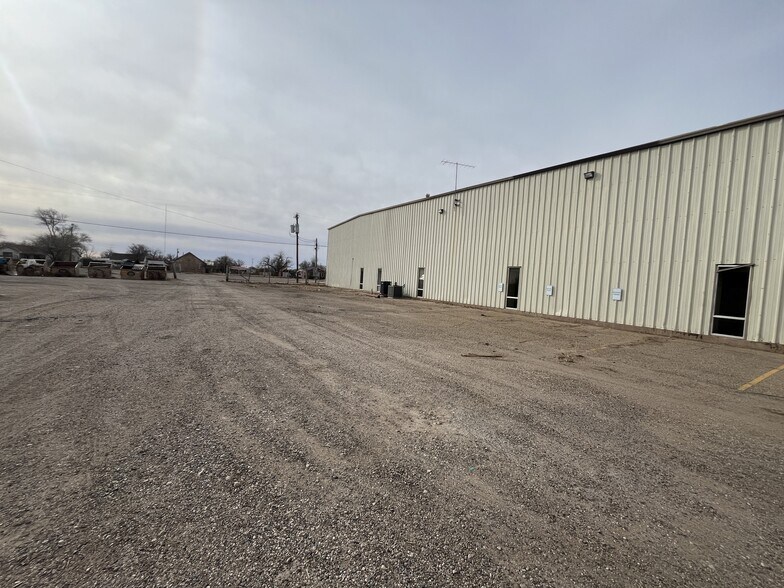 More Photos Of 1012 E Waylon Jennings Blvd, Littlefield Industrial For Sale