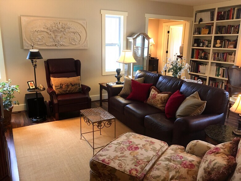 More Photos Of 444 S Beech Mountain Pky, Banner Elk Office For Sale