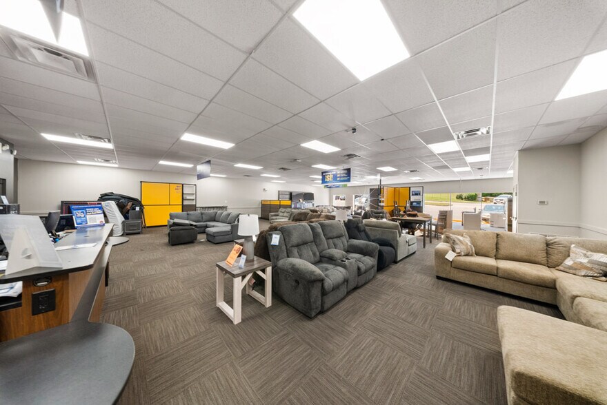 More Photos Of 1812 S Business 54, Eldon Bank For Sale