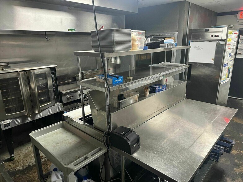 More Photos Of 1122 Thomasville Rd, Tallahassee Freestanding For Lease