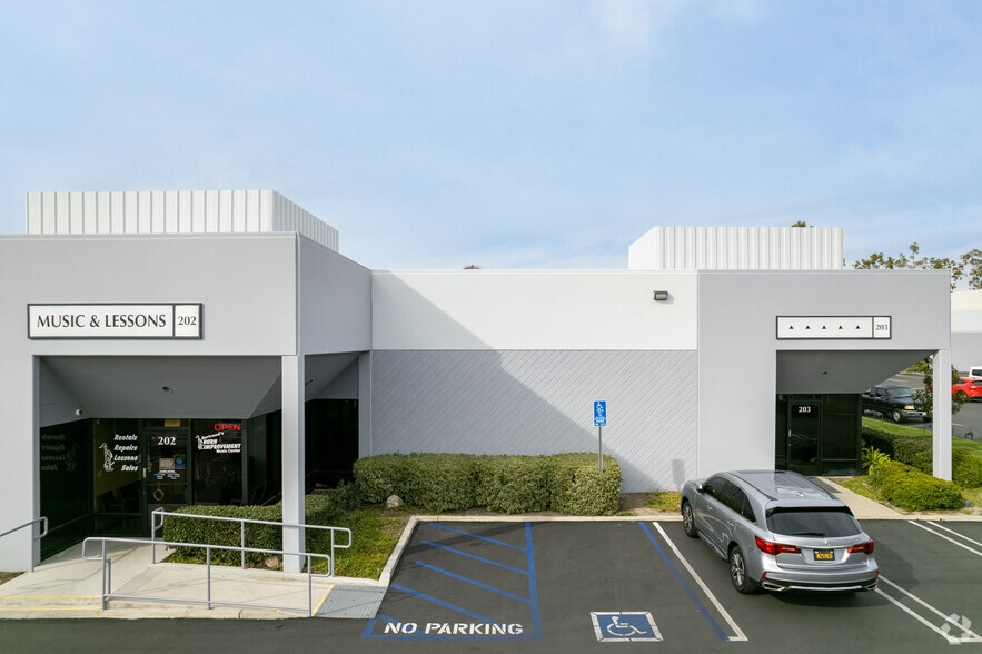 More Photos Of 23851 Via Fabricante, Mission Viejo Unknown For Lease