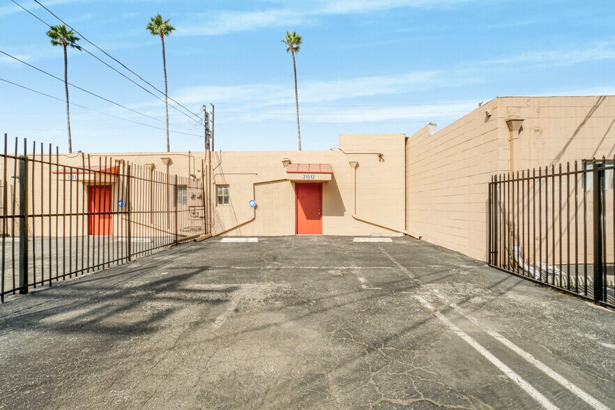 More Photos Of 21512-21516 Norwalk Blvd, Hawaiian Gardens General Retail For Sale