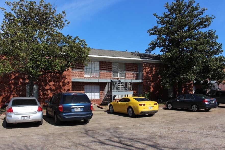 More Photos Of , Houston Multifamily For Sale