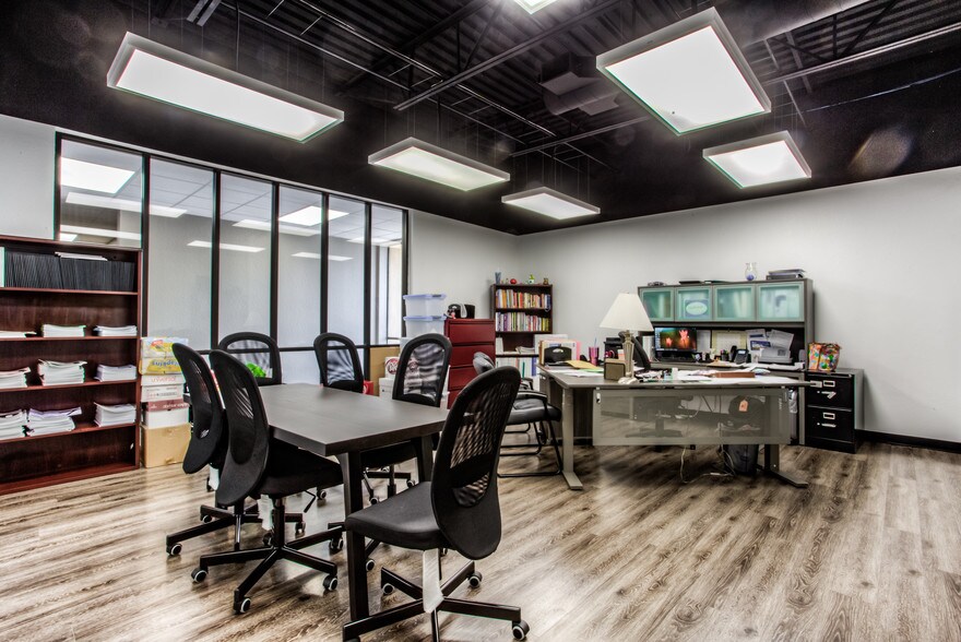 More Photos Of 6464 Brentwood Stair Rd, Fort Worth Office For Sale