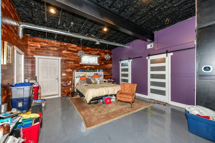 More Photos Of 2421 Central Ave, Indianapolis Office For Sale