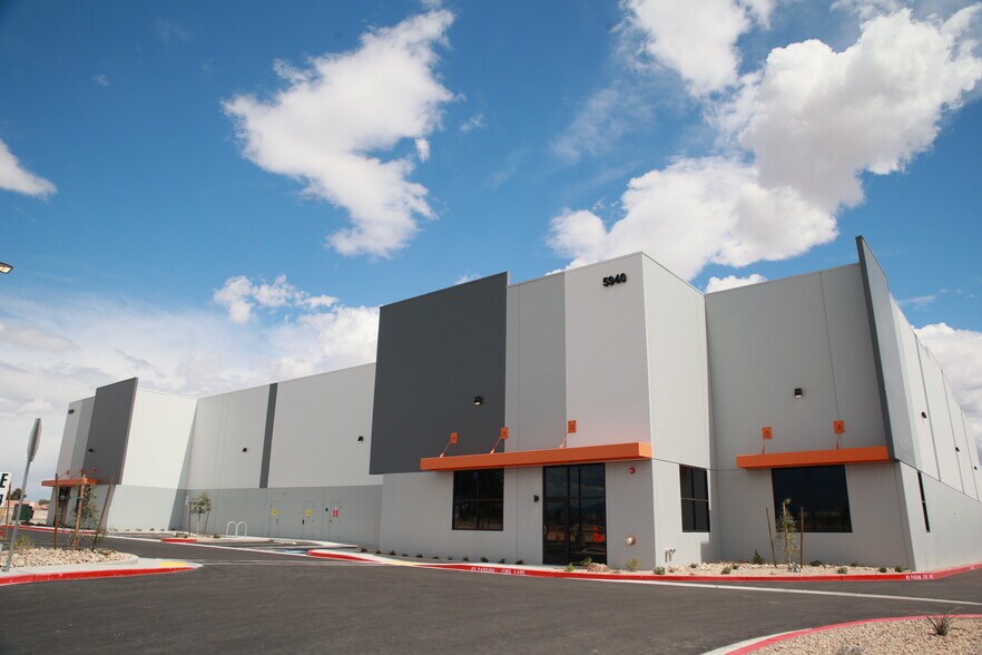 More Photos Of 5940 McLeod Dr, Las Vegas Warehouse For Lease