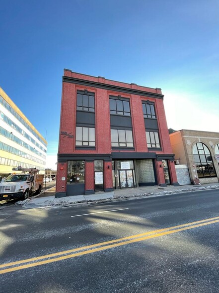 Primary Photo Of 316-318 Fulton Ave, Hempstead Storefront Retail Residential For Lease