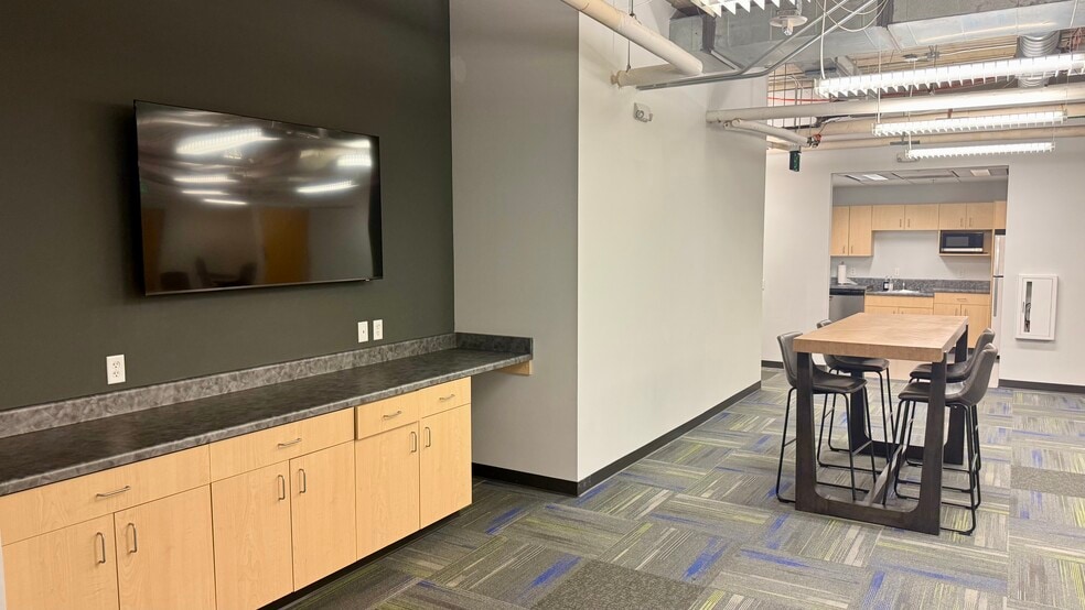 More Photos Of 345 W Washington Ave, Madison Medical For Lease