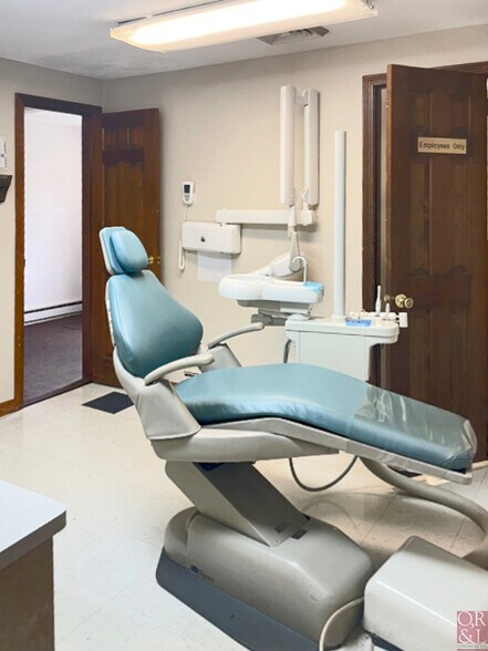 More Photos Of 107 Main St, Hebron Medical For Lease