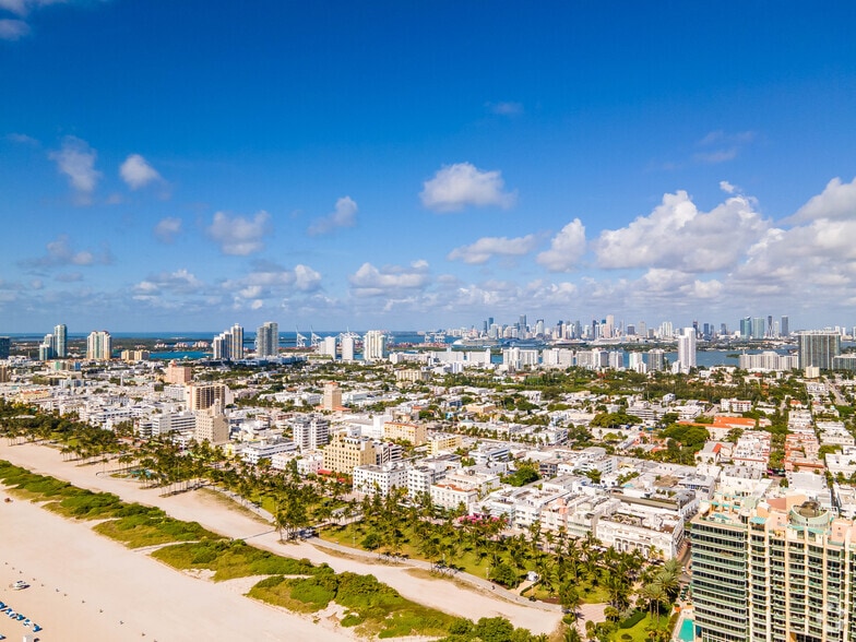 More Photos Of 1390 Ocean Dr, Miami Beach Restaurant For Sale