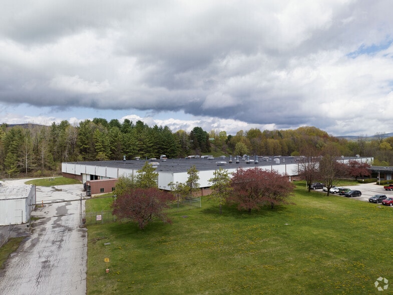 More Photos Of 372 Vermont Route 67 E, Shaftsbury Distribution For Lease