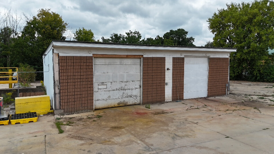 More Photos Of 800 Avon St N, Saint Paul Warehouse For Sale