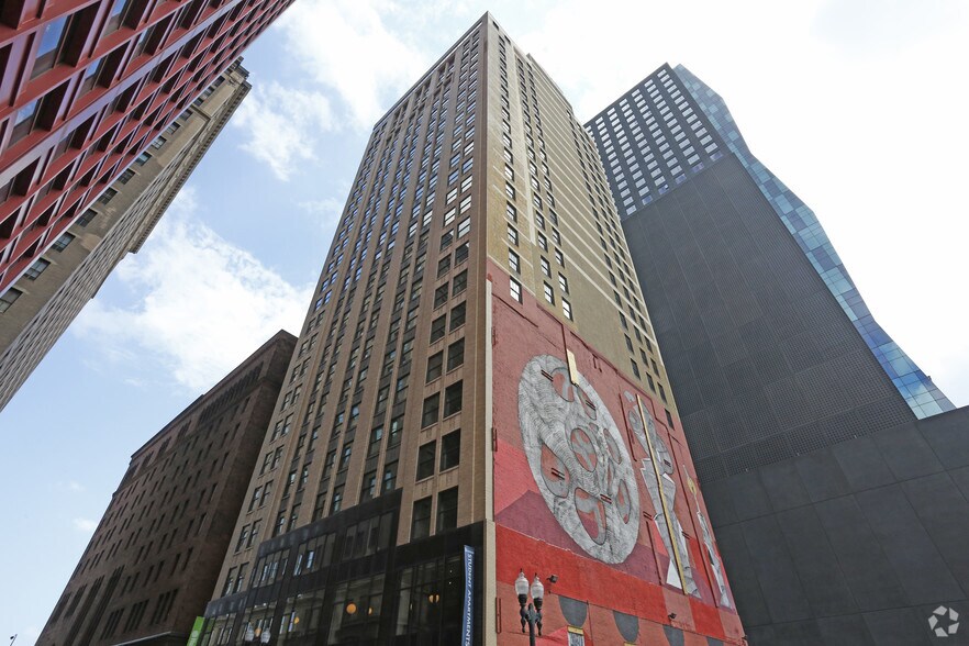 More Photos Of 59 E Van Buren St, Chicago Apartments For Lease