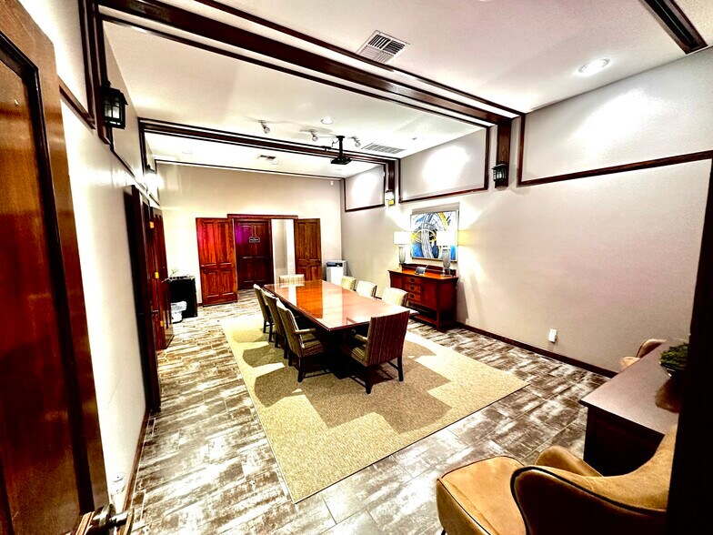 More Photos Of 1 Horizon Ct, Heath Office For Lease