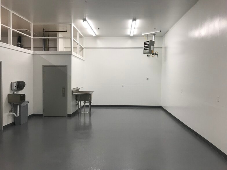 More Photos Of 1225 Blue Spruce Dr, Fort Collins Warehouse For Lease