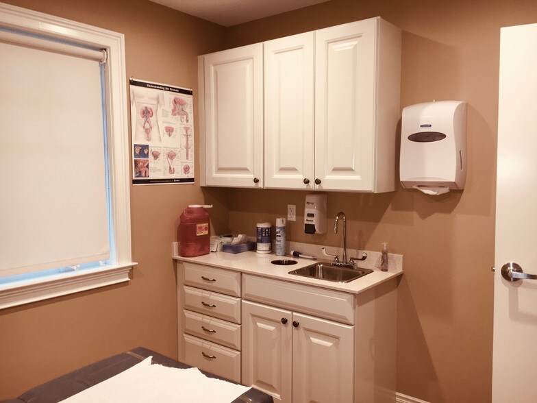 More Photos Of 1385 E Putnam Ave, Old Greenwich Office Residential For Sale