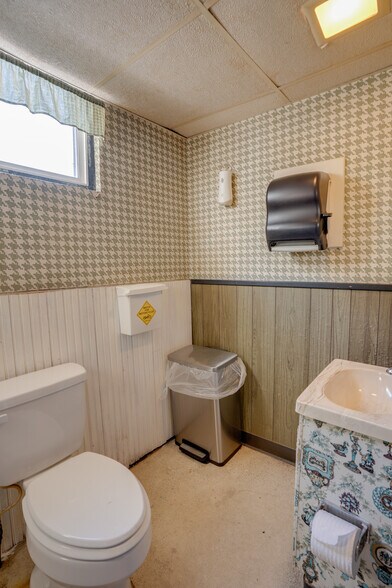 More Photos Of 236 N Main St, Milroy General Retail For Sale