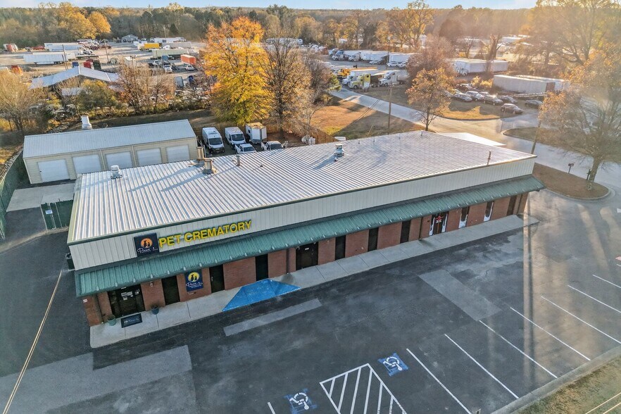 More Photos Of 1595 Access Rd, Covington Storefront For Sale