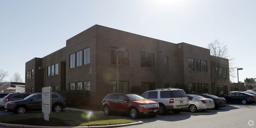 More Photos Of 24-33 Omega Dr, Newark Medical For Sale
