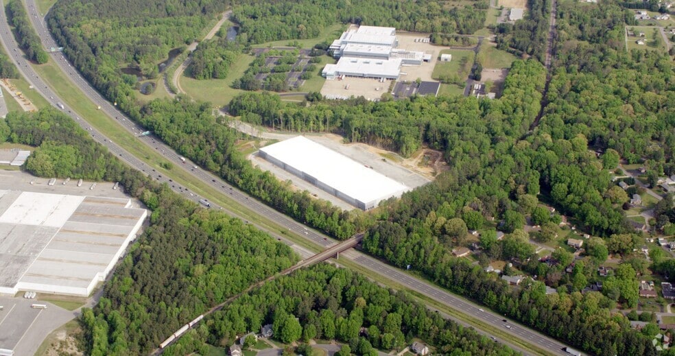 More Photos Of 8440 Times Dispatch Blvd, Mechanicsville Distribution For Lease