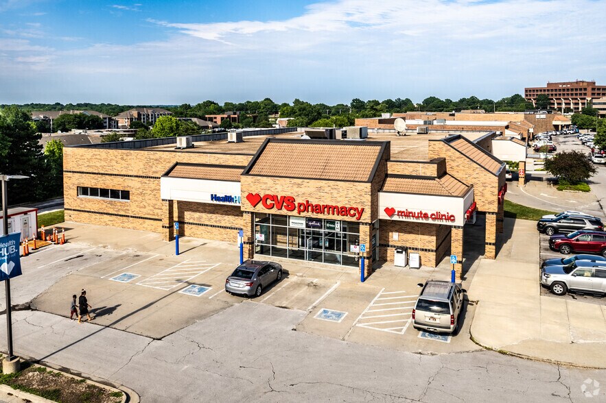 More Photos Of 11920-12202 College Blvd, Overland Park Unknown For Lease