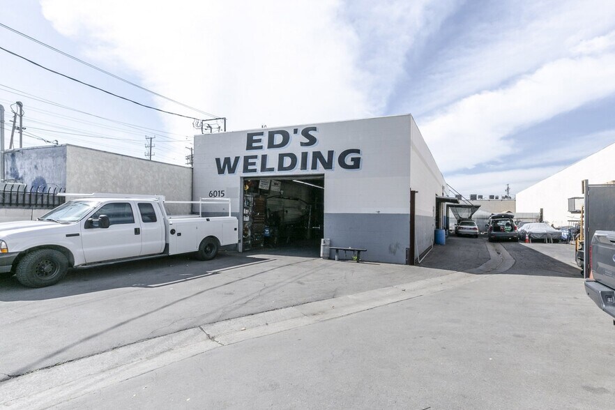 More Photos Of 6015 Kester Ave, Van Nuys Warehouse For Sale