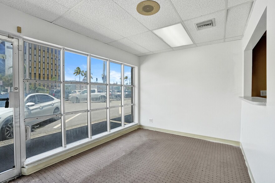 More Photos Of 2920-2940 E Commercial Blvd, Fort Lauderdale Storefront Retail Office For Lease