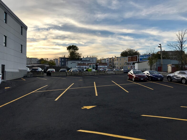 More Photos Of 43 Freeport St, Boston Flex For Lease