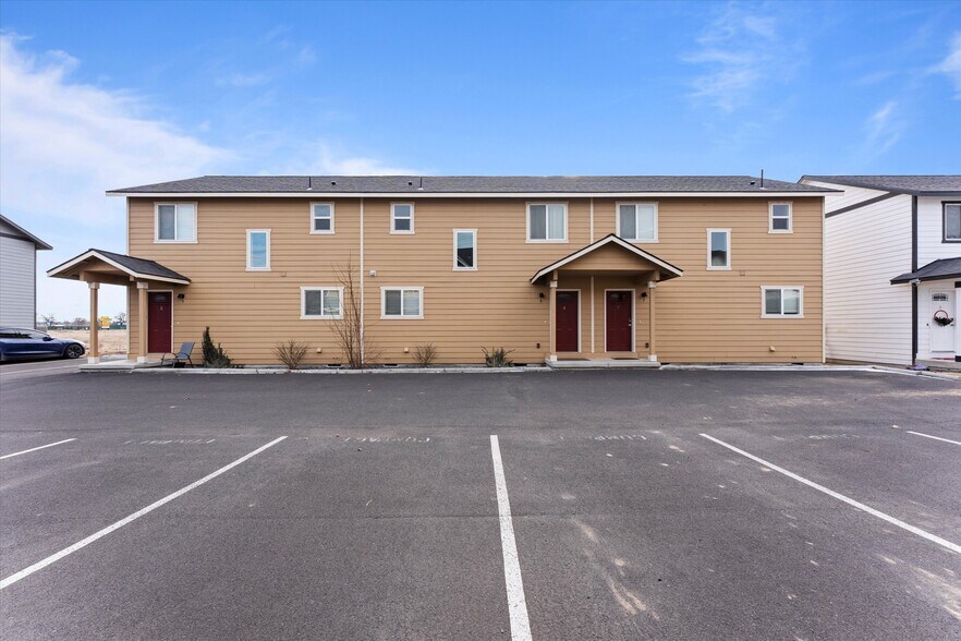 More Photos Of 2729 W Marina Dr, Moses Lake Apartments For Sale