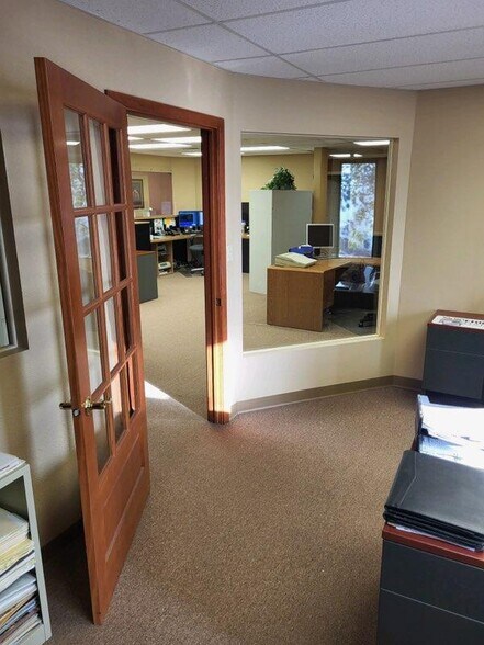 More Photos Of 7445 University Ave, Des Moines Medical For Lease