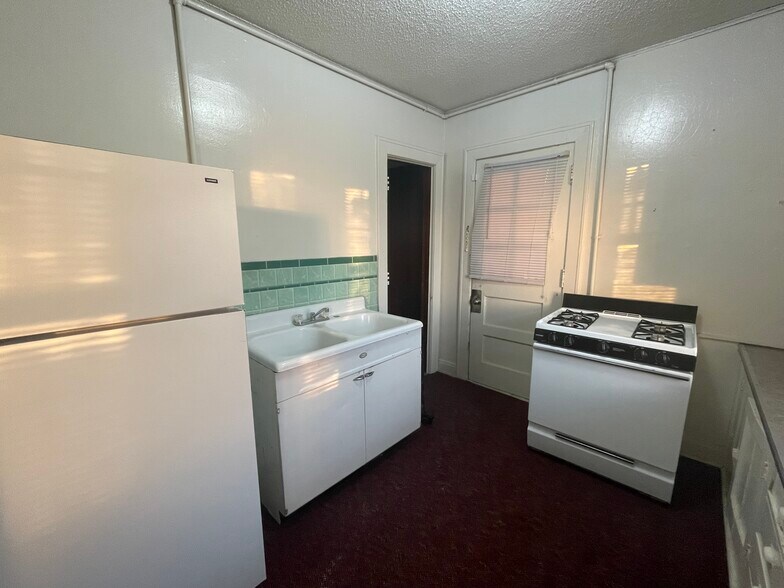 More Photos Of 255 Oakland Ave, Council Bluffs Apartments For Sale