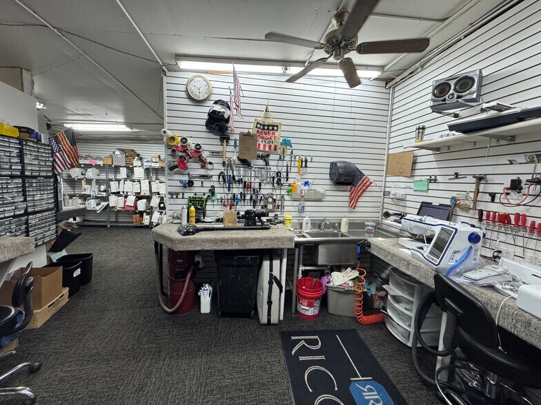 More Photos Of 223 E Main Ave, Bismarck Showroom For Sale
