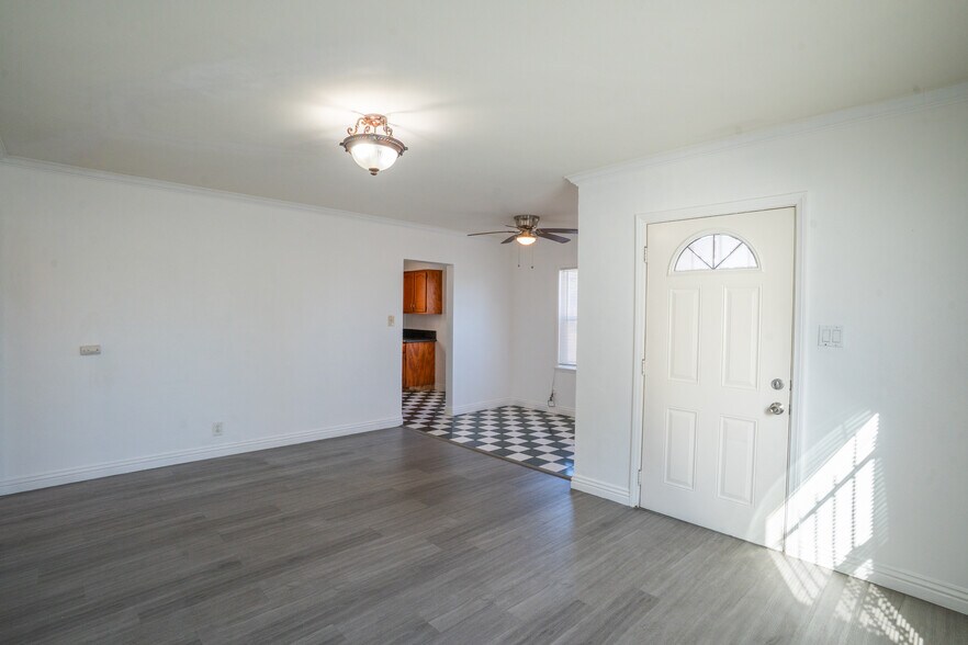 More Photos Of 242 E Del Amo Blvd, Long Beach Multifamily For Sale