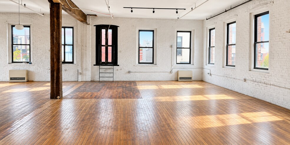More Photos Of 235 Berry St, Brooklyn Apartments For Lease