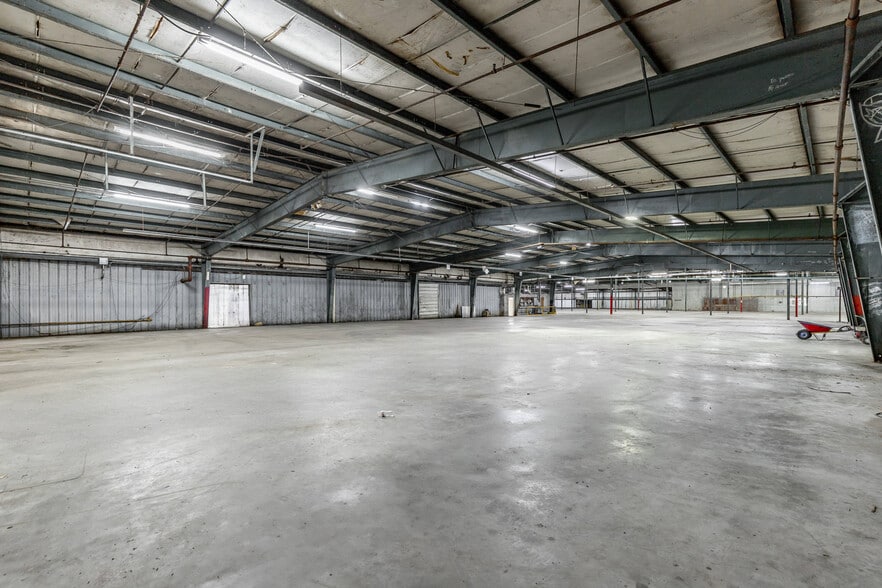 More Photos Of 1318 Underwood St, Dalton Warehouse For Sale