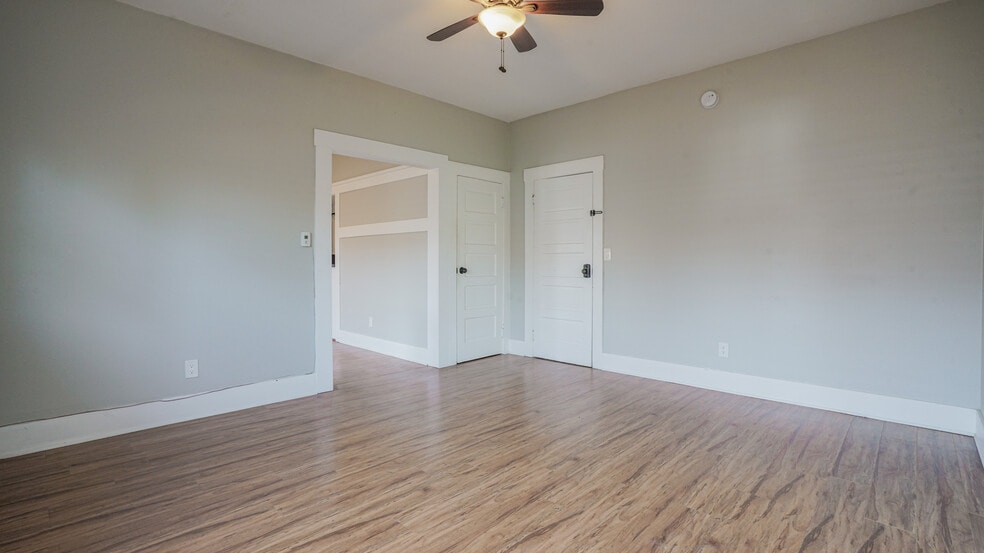 More Photos Of 2617 Jeffries Ave, Los Angeles Apartments For Sale