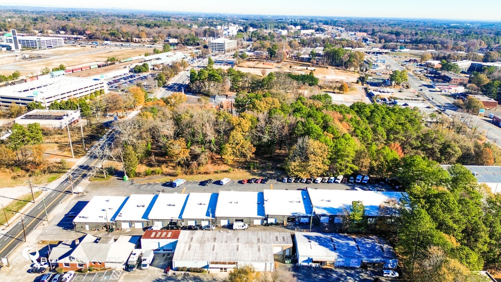 More Photos Of 5891 New Peachtree Rd, Doraville Warehouse For Lease