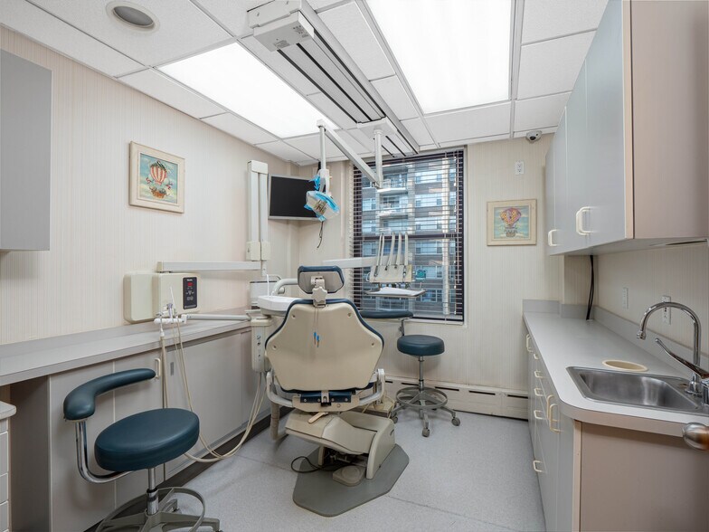 More Photos Of 121 E 60th St, New York Medical For Lease