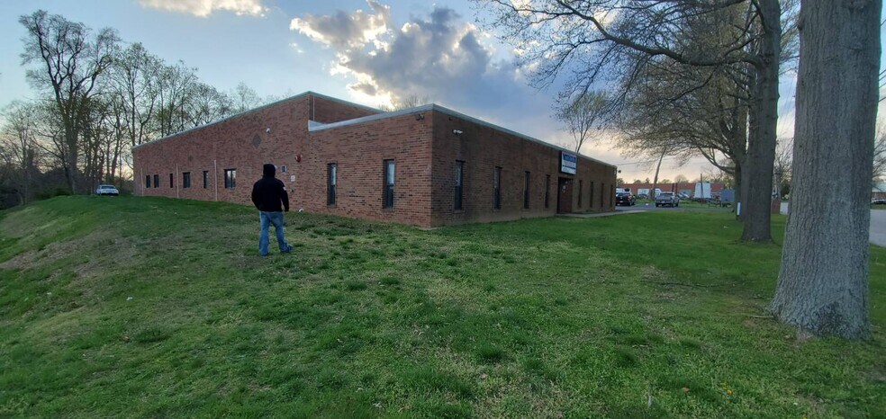 More Photos Of 200 Geiger Rd, Philadelphia Warehouse For Lease
