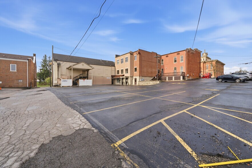 More Photos Of 88 N Sandusky St, Delaware Office For Lease