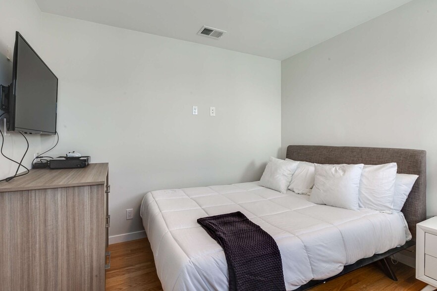 More Photos Of 1454 S Van Ness Ave, San Francisco Apartments For Sale