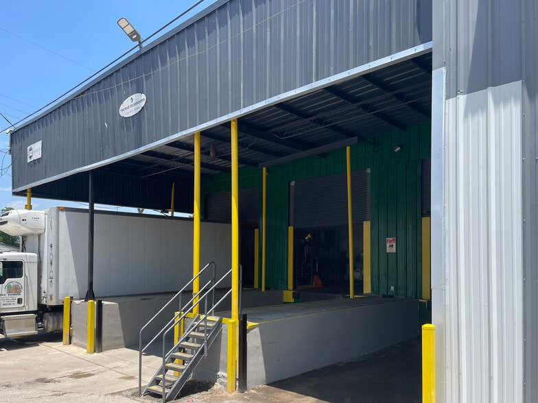 More Photos Of 1702-1704 Orleans St, Dallas Flex For Lease