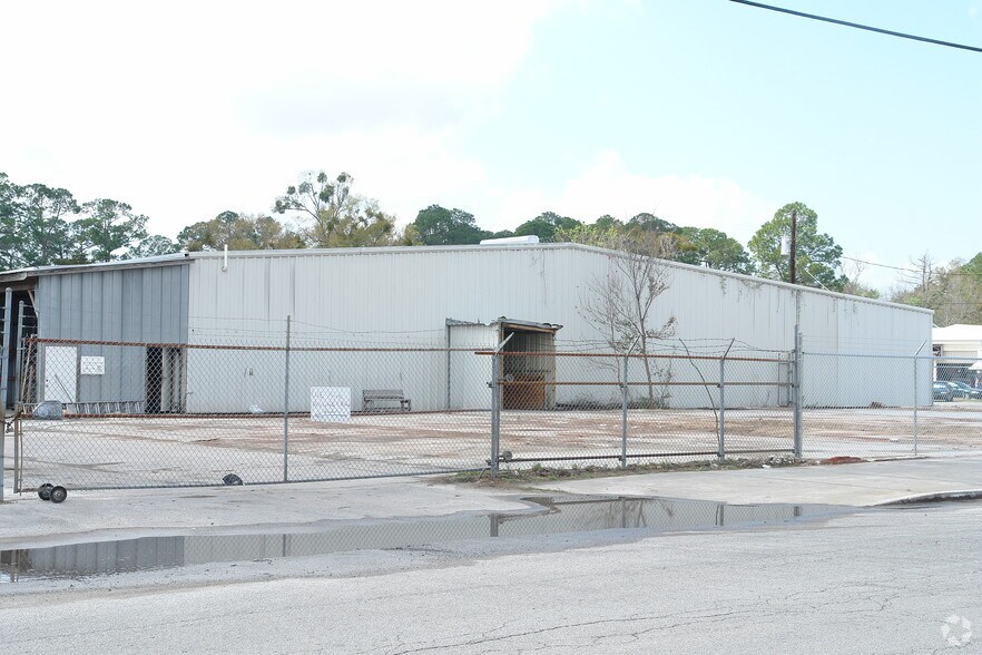 Primary Photo Of 106 S Bay St, Bunnell Warehouse For Sale